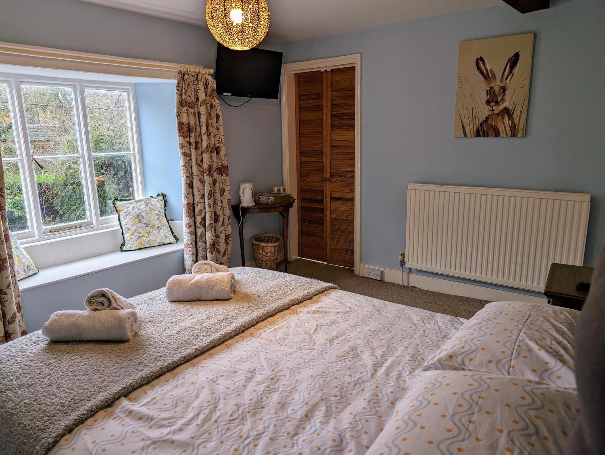 Bed and Breakfast Bartholomew Arms Maidford Екстер'єр фото