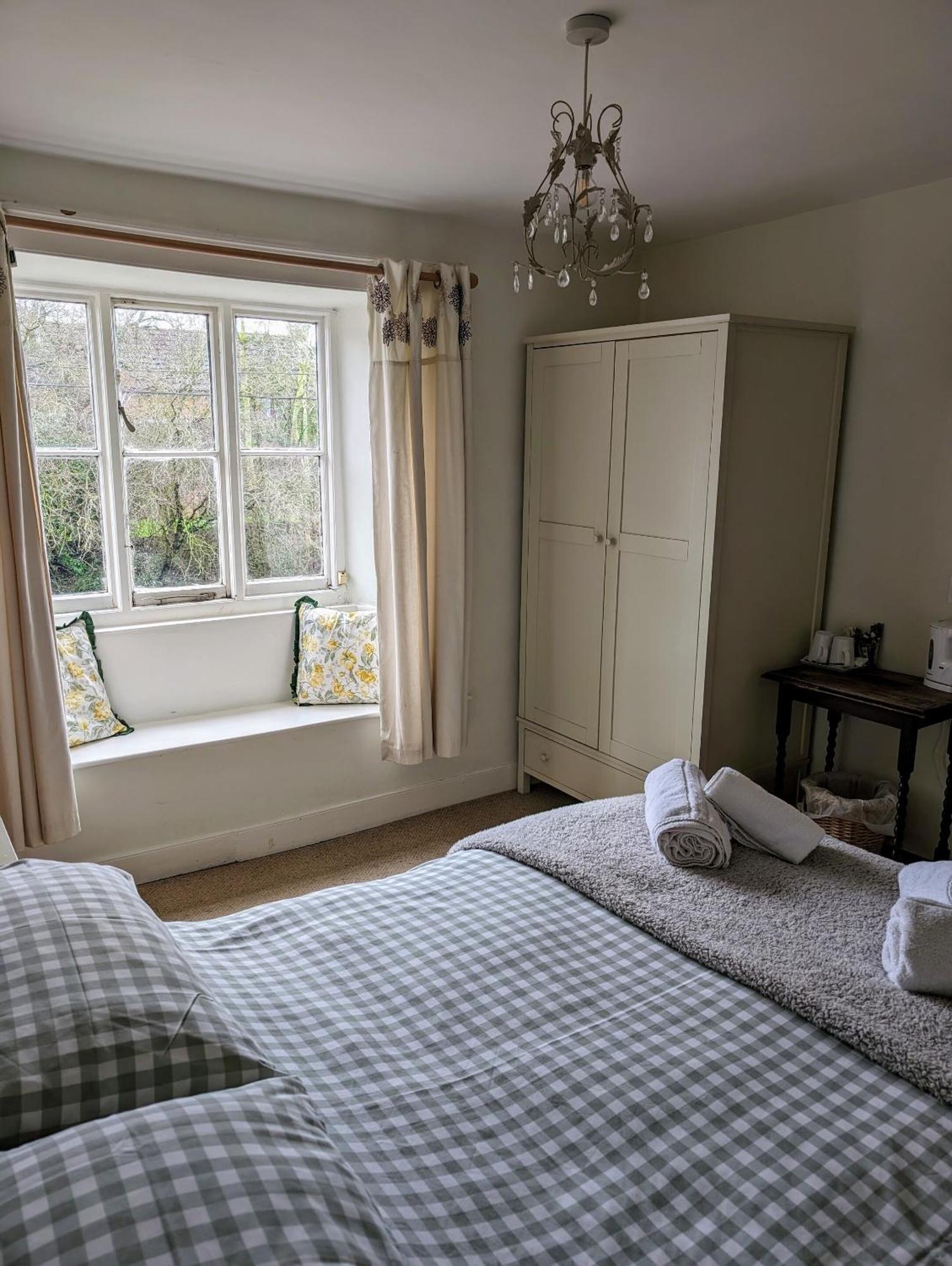 Bed and Breakfast Bartholomew Arms Maidford Екстер'єр фото