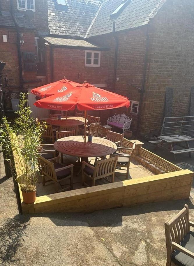 Bed and Breakfast Bartholomew Arms Maidford Екстер'єр фото