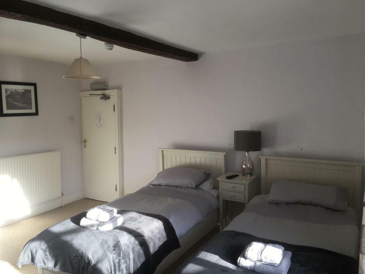 Bed and Breakfast Bartholomew Arms Maidford Екстер'єр фото