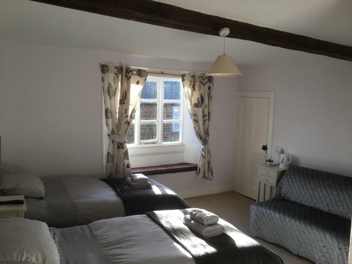 Bed and Breakfast Bartholomew Arms Maidford Екстер'єр фото